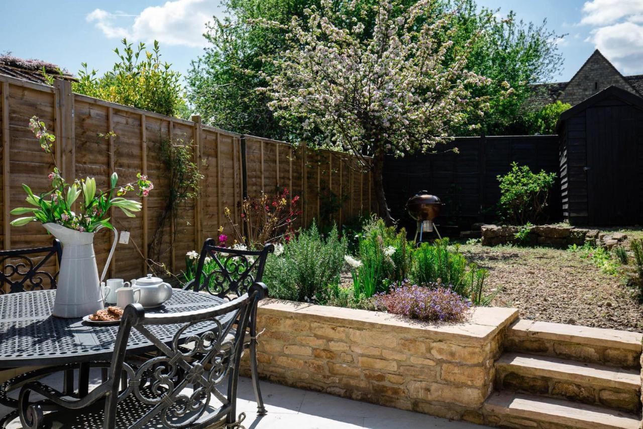 Gleneda Cottage - A Renovated, Traditional Cotswold Cottage Full Of Charm With Fireplace And Garden Bourton on the Hill Exterior foto